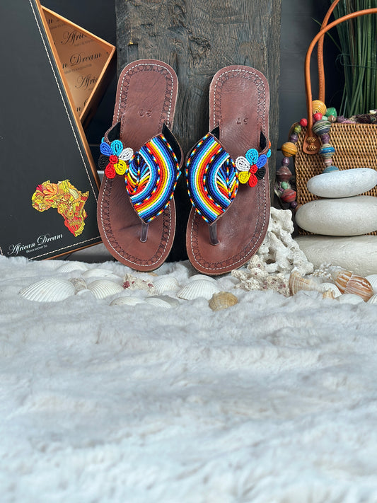Juza barna bőr színes mintás afrikai papucs lapos talppal újjbebújós flip-flop