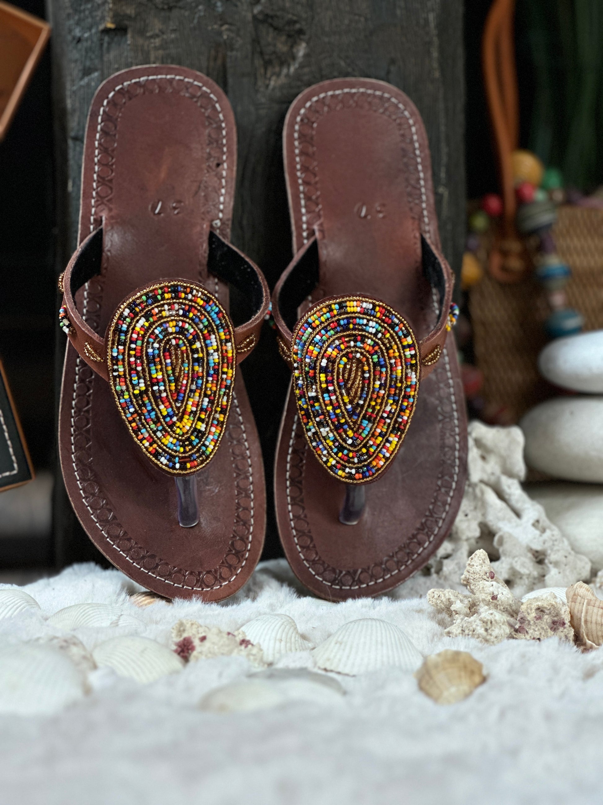 Winda barna bőr színes mintás afrikai papucs lapos talppal újjbebújós flip-flop